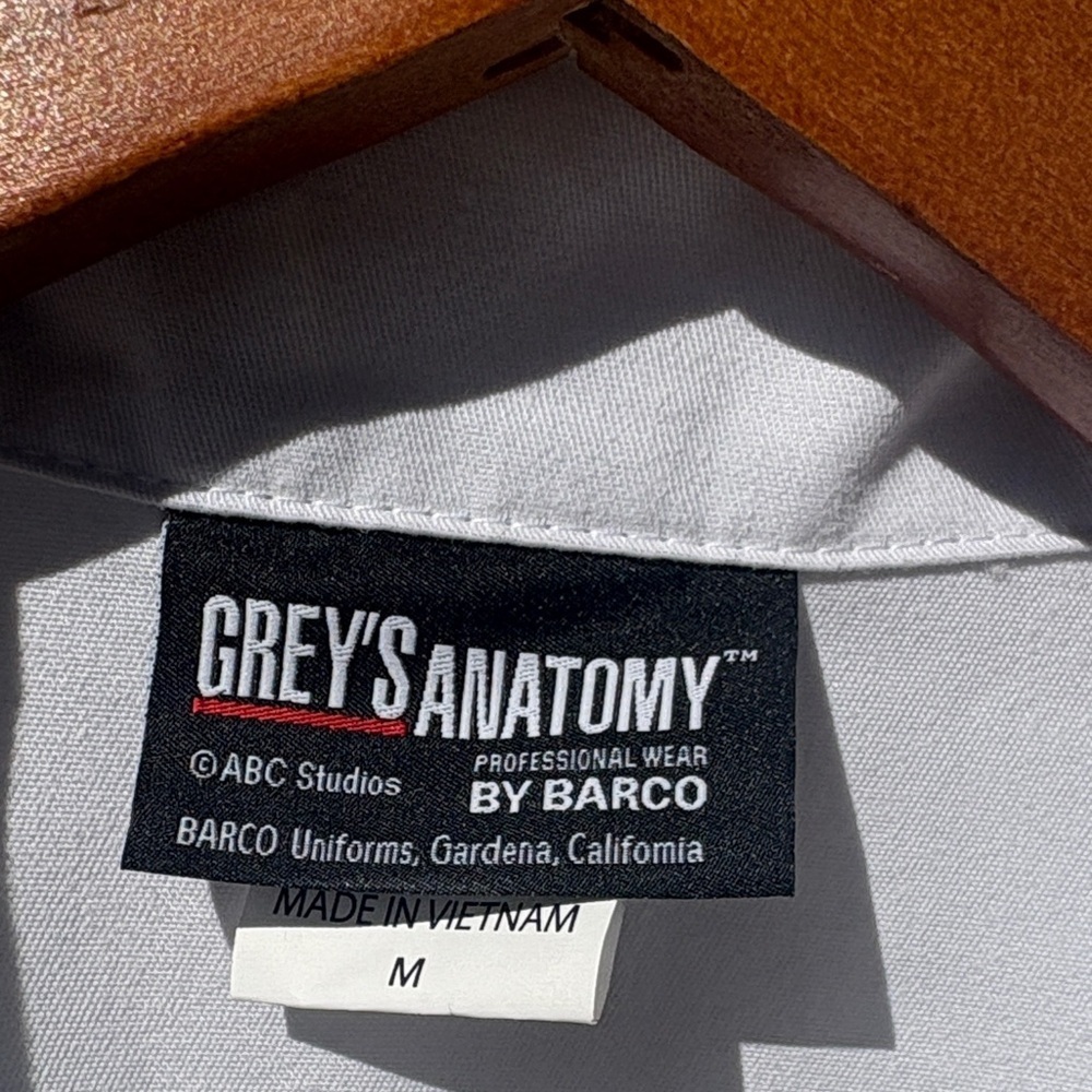 Barco Uniforms Grey’s Anatomy Professional Wear Woman’s Lab Coat NWT - Picture 2 of 9